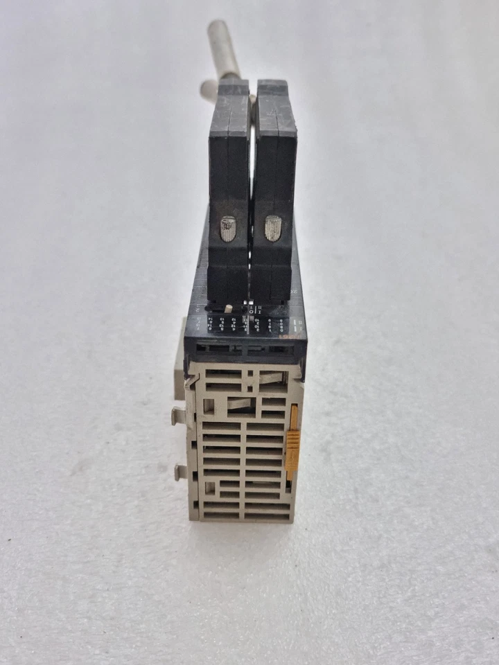 OMRON CJ1W-ID261 INPUT UNIT 24V DC WITH CONNECTOR CJ1WID261 FREE FAST SHIP